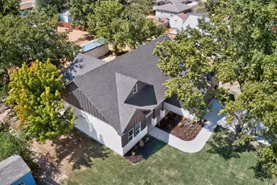 707 W Turner Street, Wolfe City, TX 75496 - Photo 4