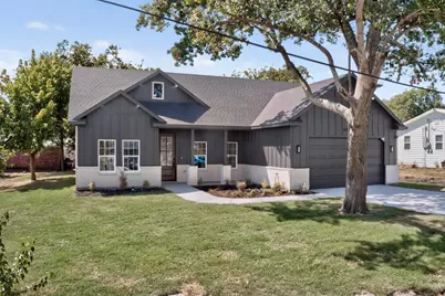 707 W Turner Street, Wolfe City, TX 75496 - Photo 2