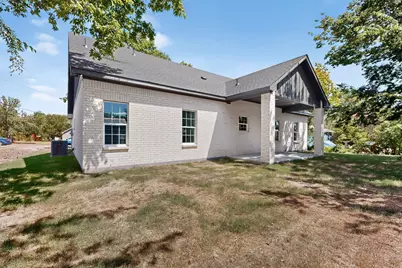 707 W Turner Street, Wolfe City, TX 75496 - Photo 34