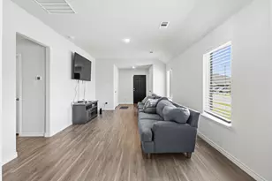 1600 Luke St, Ennis, TX 75119 - Photo 6