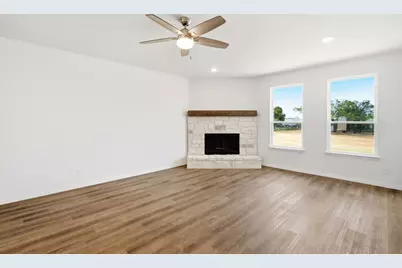 1009 Northern Oaks Court, Springtown, TX 76082 - Photo 16