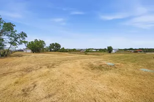 1009 Northern Oaks Ct, Springtown, TX 76082 - Photo 34