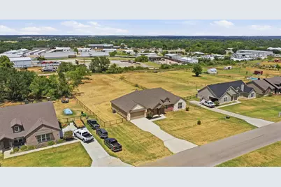 1009 Northern Oaks Court, Springtown, TX 76082 - Photo 36