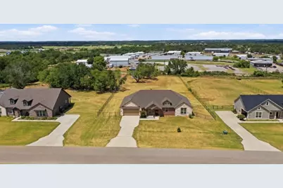 1009 Northern Oaks Court, Springtown, TX 76082 - Photo 2