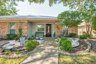 2006 E Branch Hollow Dr, Carrollton, TX 75007 - Photo 1