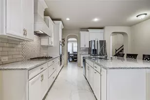 921 Viburnum Dr, Fort Worth, TX 76131 - Photo 10
