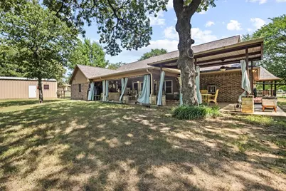 112 Knight Court, Springtown, TX 76082 - Photo 2