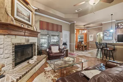 112 Knight Court, Springtown, TX 76082 - Photo 6