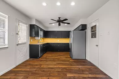 2717 W Oakdale Road, Irving, TX 75060 - Photo 10