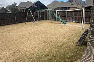 903 Red Deer Dr, Euless, TX 76039 - Photo 10