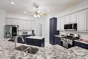 517 Magnolia Ln, Glenn Heights, TX 75154 - Photo 12