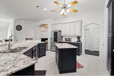 517 Magnolia Lane, Glenn Heights, TX 75154 - Photo 10