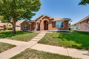 517 Magnolia Ln, Glenn Heights, TX 75154 - Photo 2