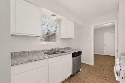 9905 Grove Oaks Boulevard, Dallas, TX 75217 - Photo 12