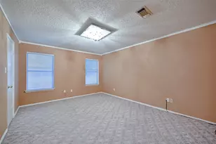907 Clear Creek Dr, Arlington, TX 76001 - Photo 10