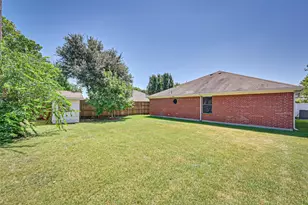 907 Clear Creek Dr, Arlington, TX 76001 - Photo 26