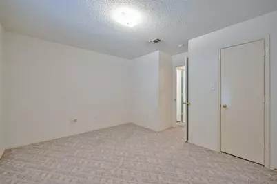 907 Clear Creek Drive, Arlington, TX 76001 - Photo 22