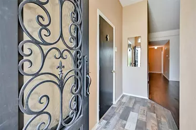 907 Clear Creek Drive, Arlington, TX 76001 - Photo 2