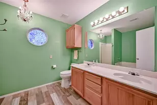 907 Clear Creek Dr, Arlington, TX 76001 - Photo 12