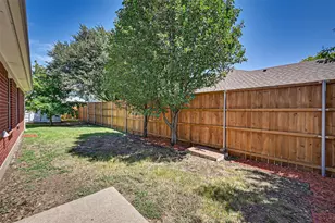 907 Clear Creek Dr, Arlington, TX 76001 - Photo 24