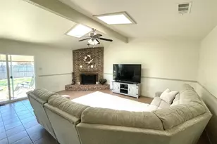 2610 N Casa Blanca Ct, Arlington, TX 76015 - Photo 2