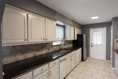 112 Oaktree Drive, Highland Village, TX 75077 - Photo 6