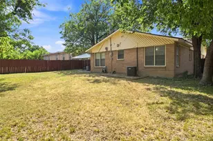 1817 Ellington Dr, Fort Worth, TX 76112 - Photo 28