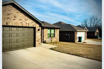 2213 N Hickory Street, Sherman, TX 75092 - Photo 2