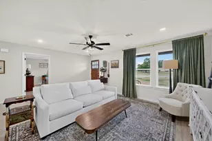 1069 Hereford Dr, Springtown, TX 76082 - Photo 6