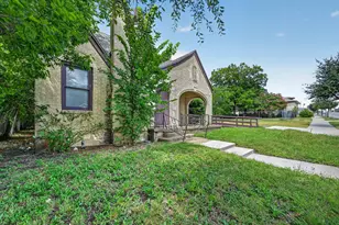 2813 E Rosedale St, Fort Worth, TX 76105 - Photo 2