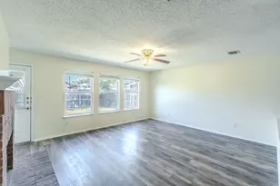 2415 Mallory Ln, Lancaster, TX 75134 - Photo 2