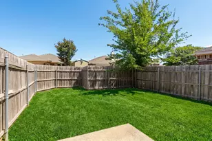 2415 Mallory Ln, Lancaster, TX 75134 - Photo 32
