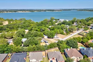 111 Faye Cir, Little Elm, TX 75068 - Photo 24