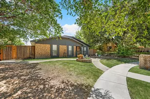 1706 Delaford Cir, Carrollton, TX 75007 - Photo 2