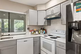 1706 Delaford Cir, Carrollton, TX 75007 - Photo 10