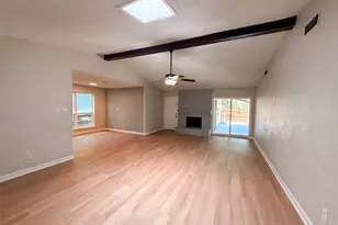 922 Meadowdale Cir, Garland, TX 75043 - Photo 14