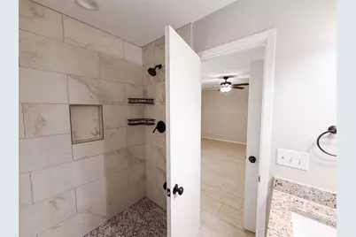 922 Meadowdale Circle, Garland, TX 75043 - Photo 10