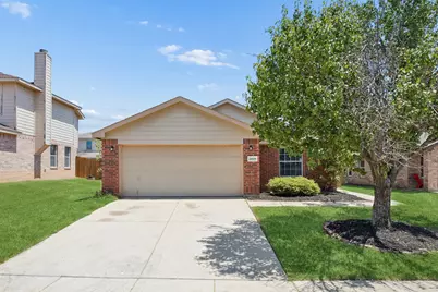 2609 Diver Court, Fort Worth, TX 76119 - Photo 2