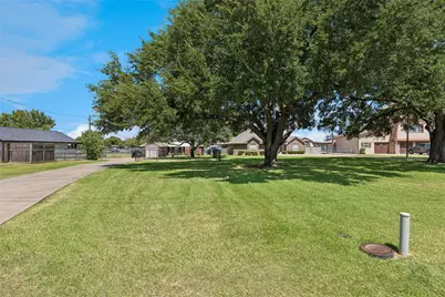 4001 Apache Trail Court, Granbury, TX 76048 - Photo 4