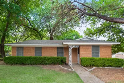 1001 S Carlton Street, Ennis, TX 75119 - Photo 1