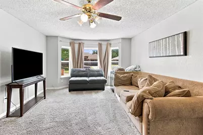 5312 Dillon Circle, Haltom City, TX 76137 - Photo 4