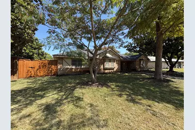 1025 Cloverdale Lane, DeSoto, TX 75115 - Photo 2