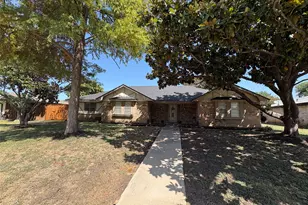 1025 Cloverdale Ln, DeSoto, TX 75115 - Photo 1