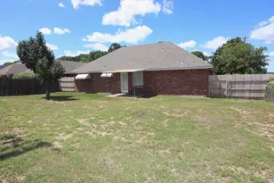 1838 Laura St, Weatherford, TX 76086 - Photo 12