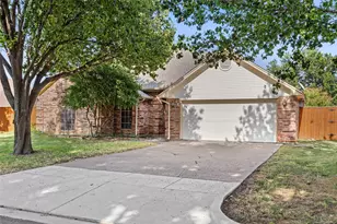 7732 Sagebrush Ct N, North Richland Hills, TX 76182 - Photo 2