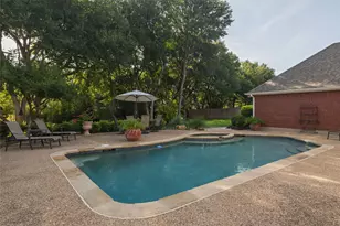 619 Portofino Dr, Arlington, TX 76012 - Photo 2