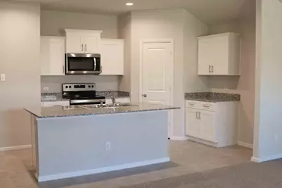 807 Wolf Creek Drive, Cleburne, TX 76033 - Photo 2