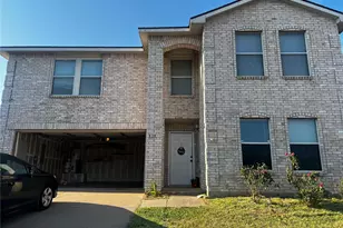 933 Medina Dr, Arlington, TX 76017 - Photo 1