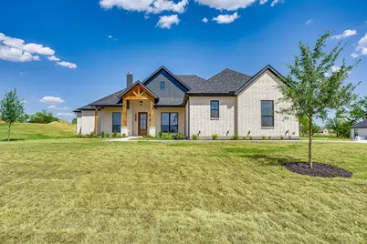 801 Zachary Michael Court, Springtown, TX 76082 - Photo 2