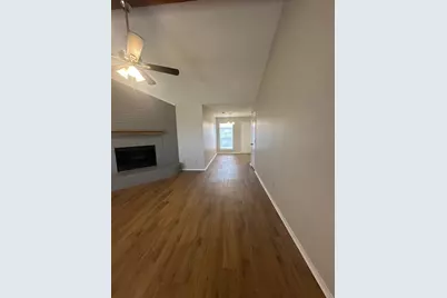441 Signal Hill Court N, Fort Worth, TX 76112 - Photo 2
